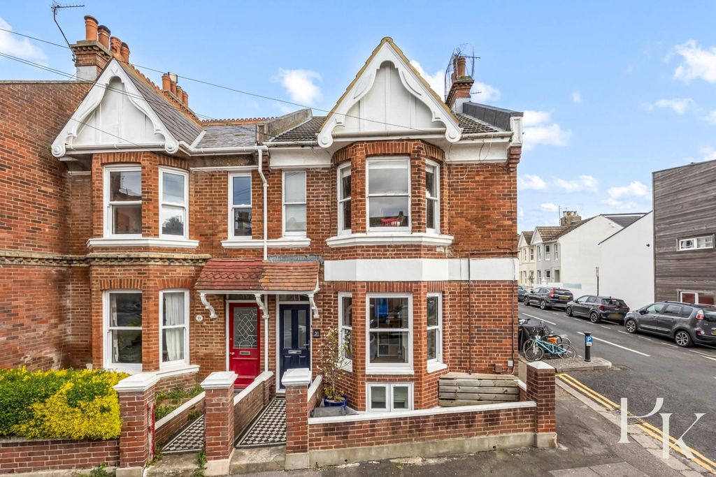 Property photo 1 of 13