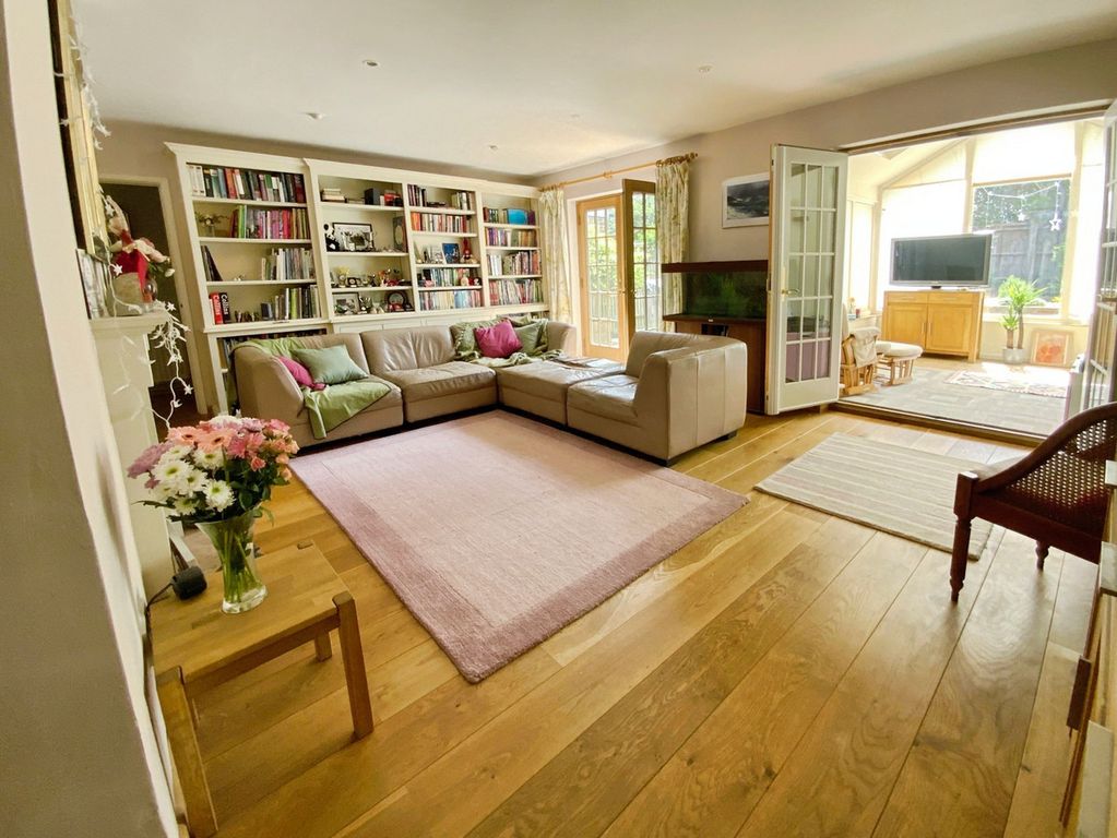 Property photo 2 of 10