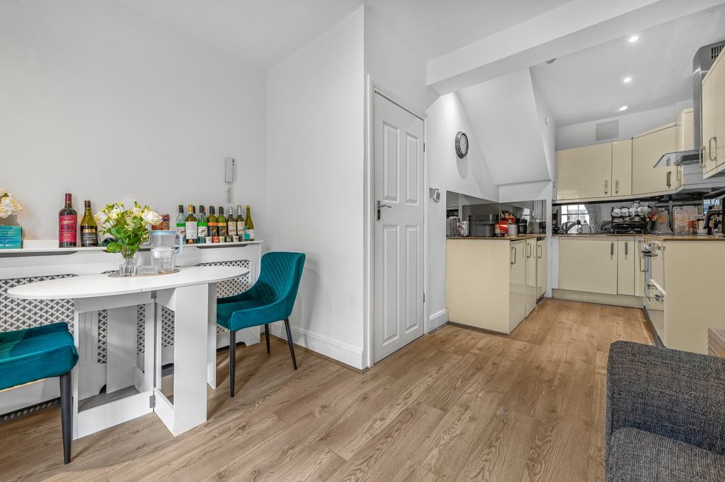 Property photo 3 of 12 Picture No. 51