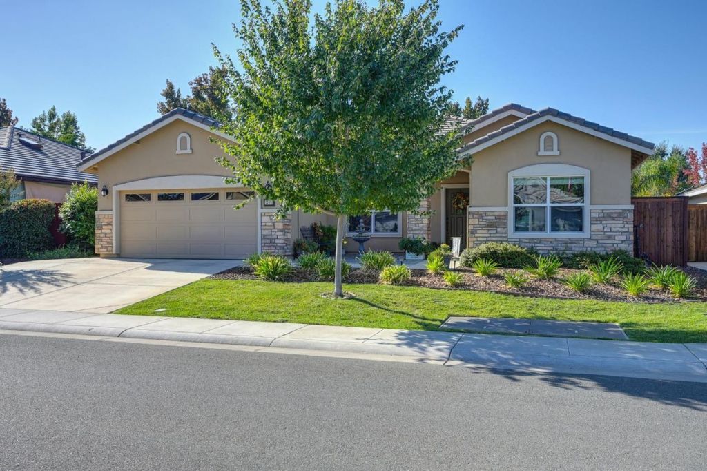 Property photo 1 of 30