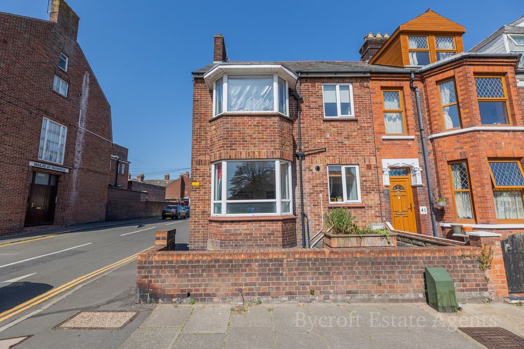 Property photo 1 of 12