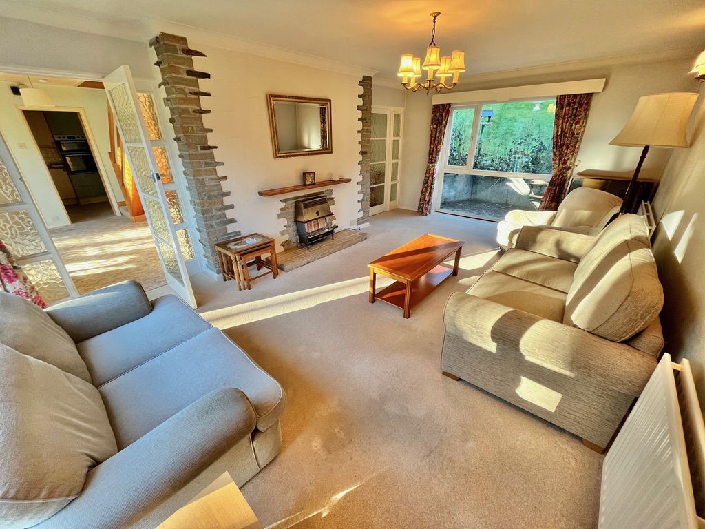 Property photo 2 of 23