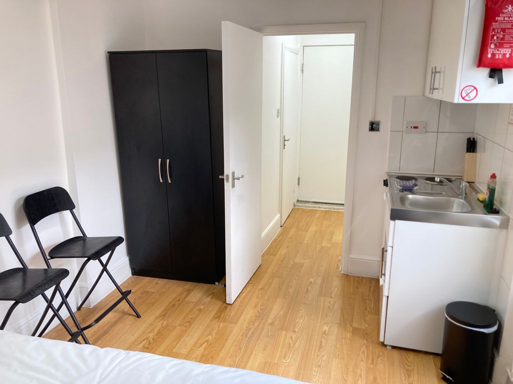 Property photo 1 of 3