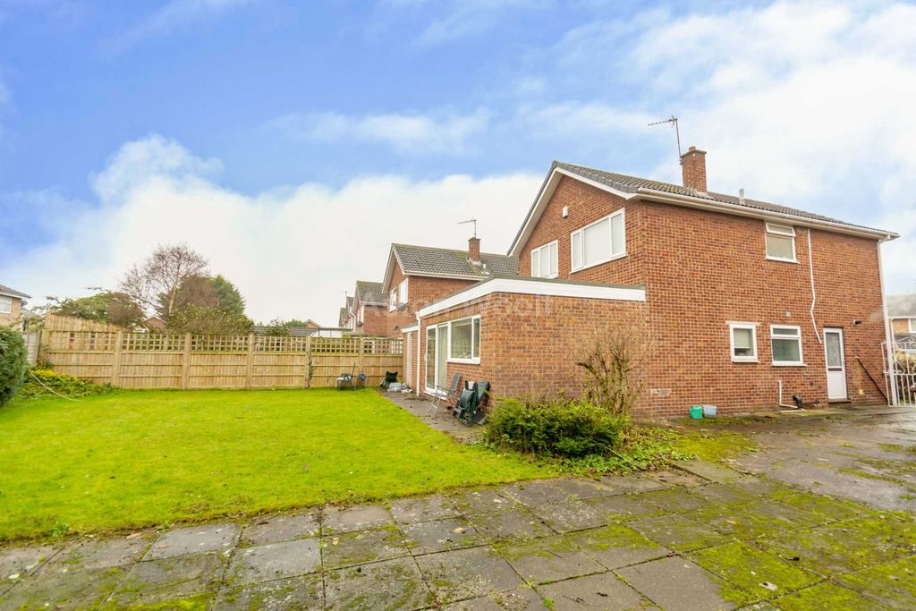 Property photo 3 of 11