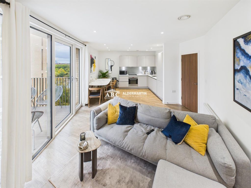 Property photo 2 of 14 Cam03215G0-Pr0094-Still011.Jpg