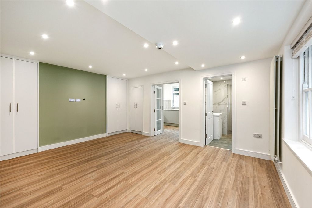 Property photo 2 of 12 Picture No. 23