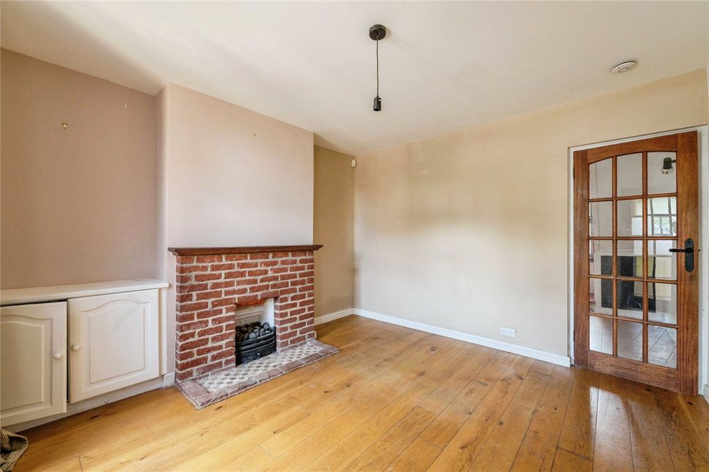 Property photo 2 of 16 Internal