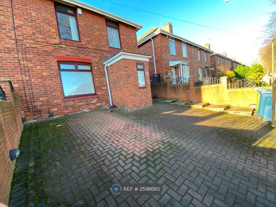 Property photo 2 of 27