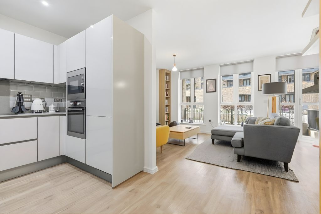 Property photo 3 of 17 Photo 3