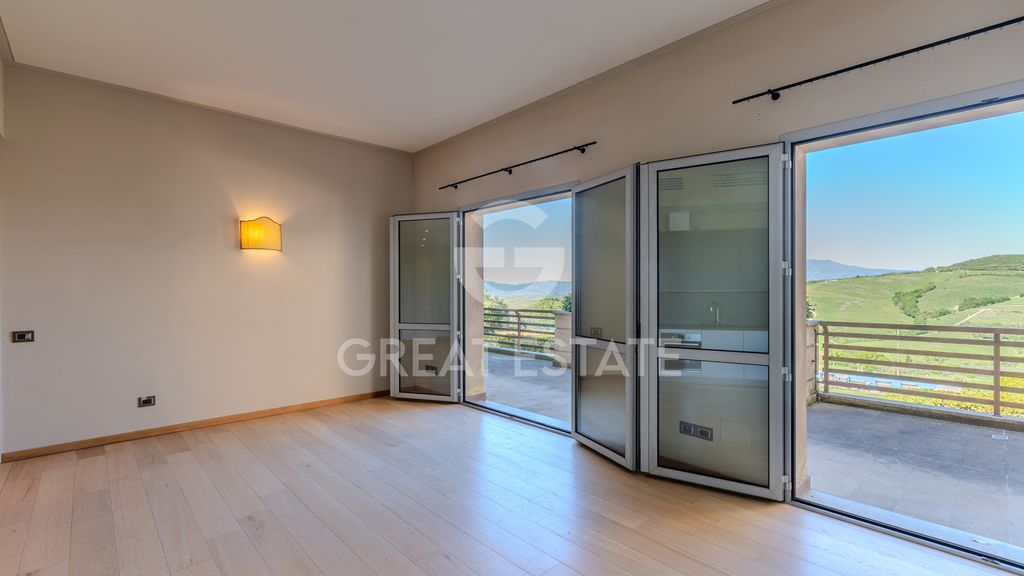 Property photo 2 of 28 Interiors