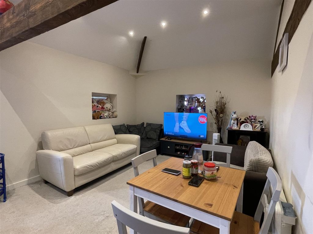 Property photo 2 of 6 Img-5074.Jpg