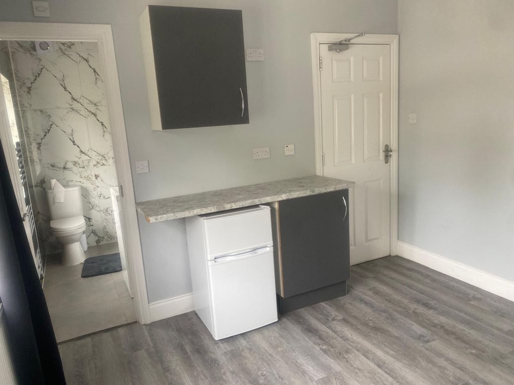 Property photo 1 of 2