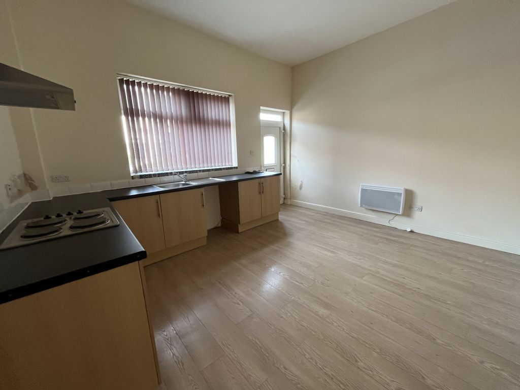 Property photo 2 of 5 Kitchen Dining