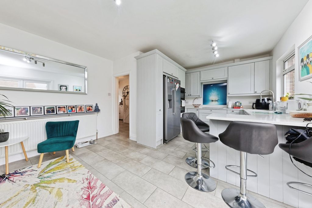 Property photo 2 of 16 Img_8158_Rw