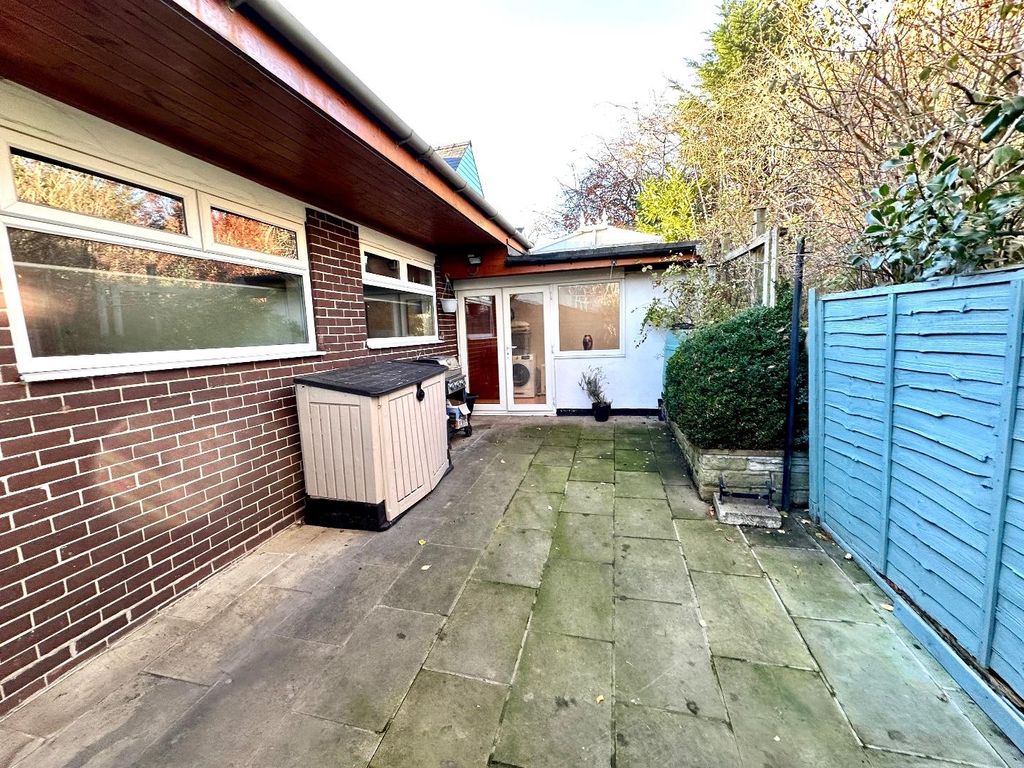 Property photo 2 of 21 Externally