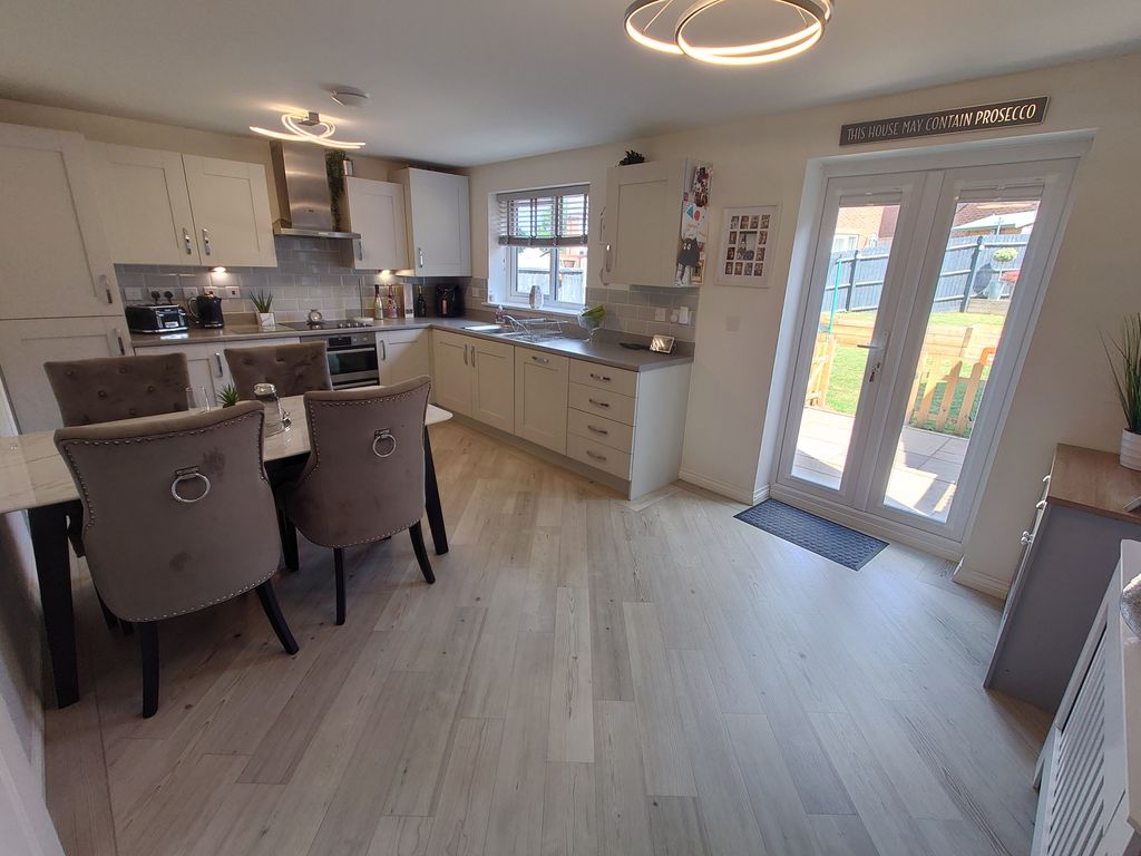 Property photo 3 of 27