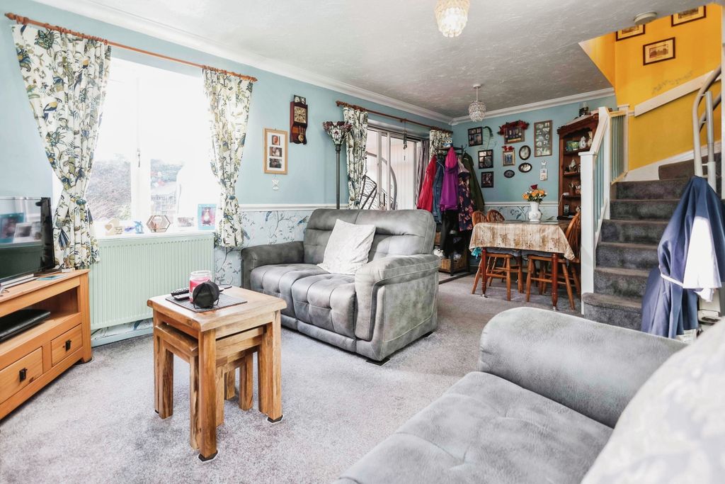 Property photo 2 of 17 Photography