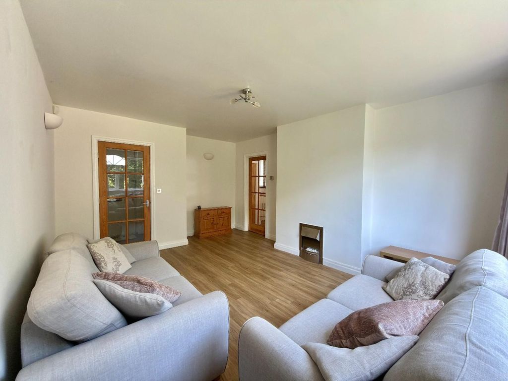 Property photo 3 of 28