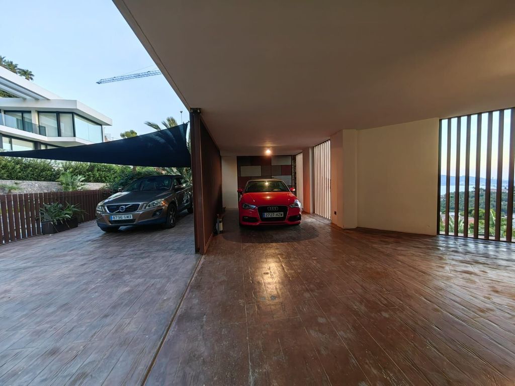 Property photo 3 of 44