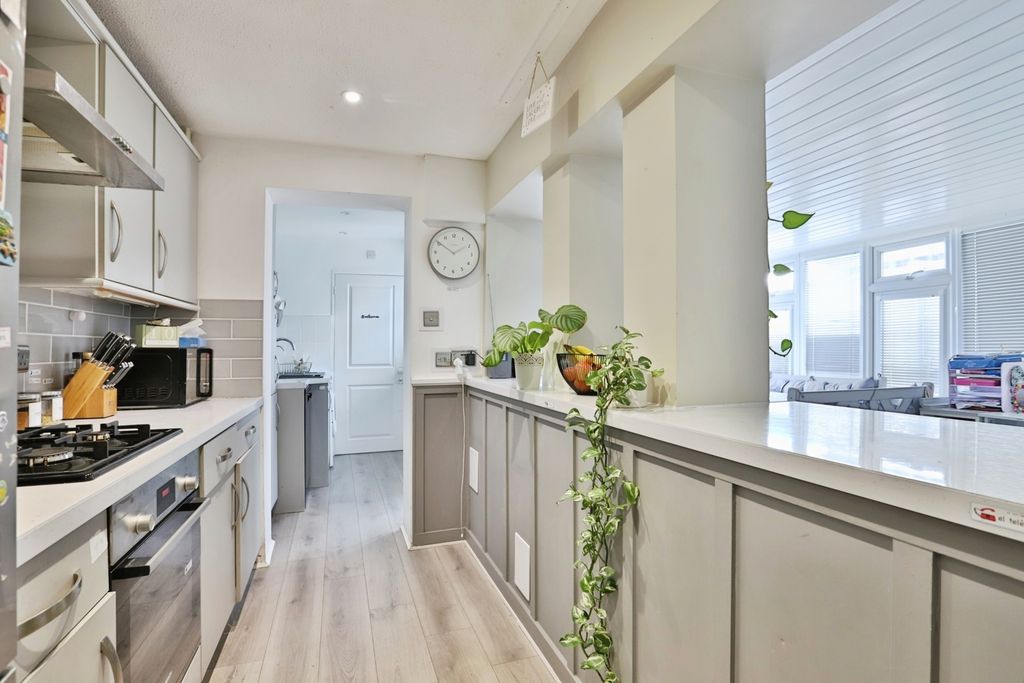 Property photo 3 of 20 Pbox-Img.Jpg