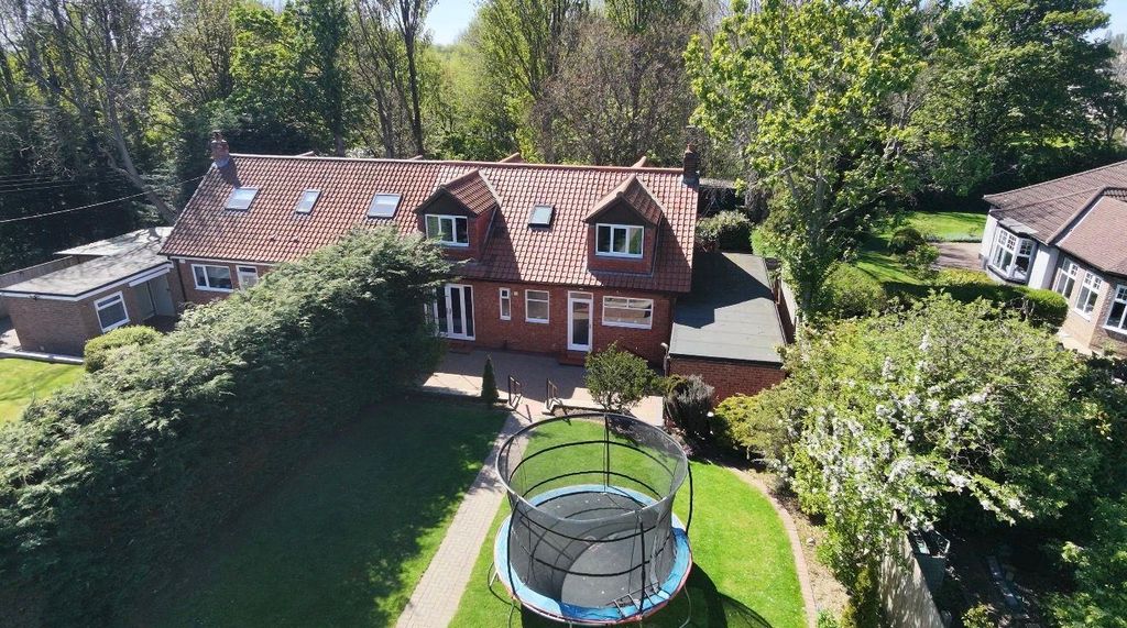 Property photo 2 of 37