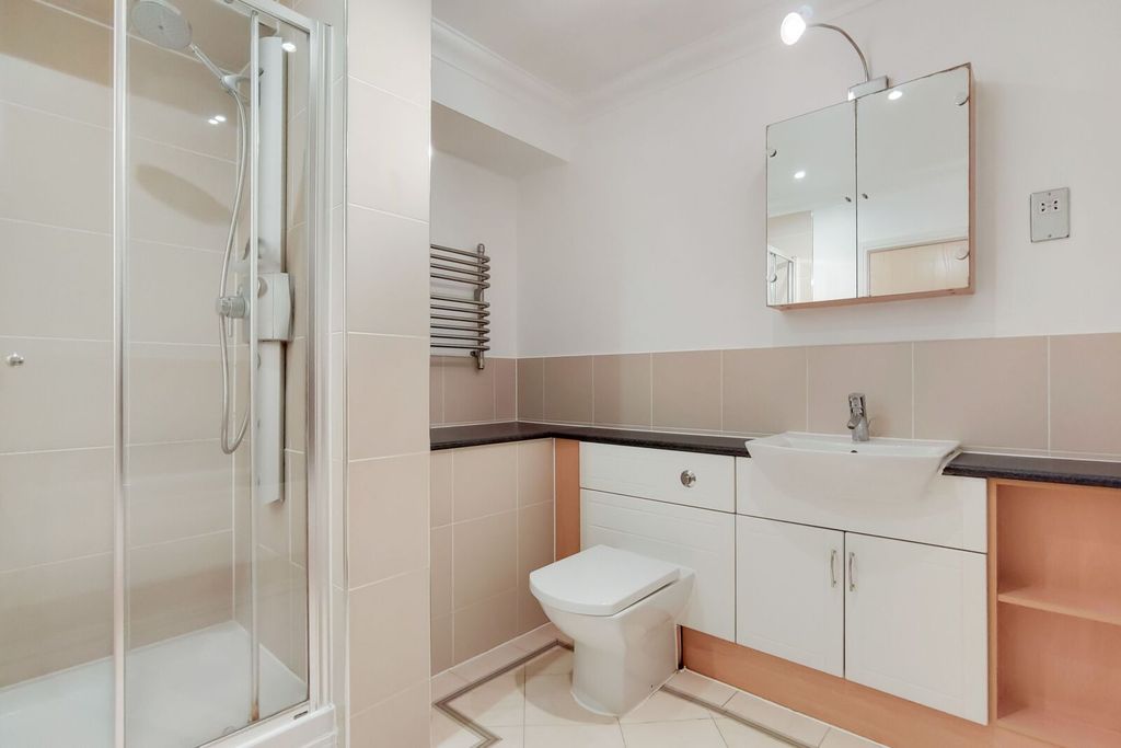 Additional image 11 of 3 bed flat for saleBridge Road, Hampton Court, East Molesey KT8
