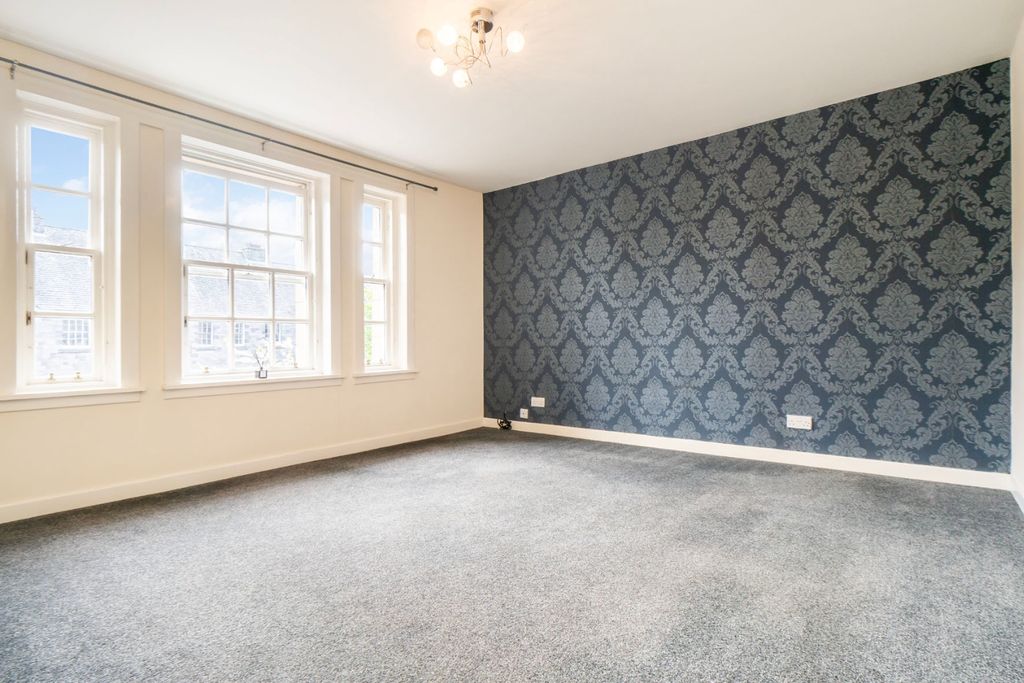Property photo 3 of 12 5163444