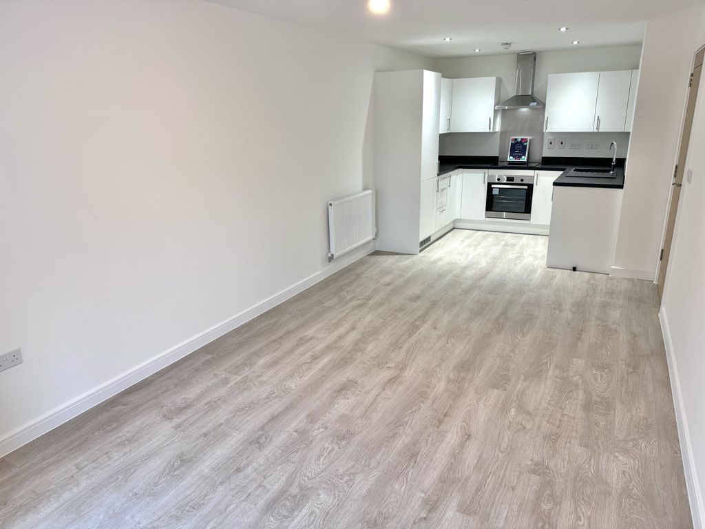 Property photo 2 of 11 Img_1379