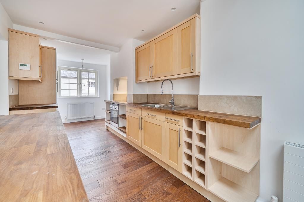 Property photo 3 of 20 Kitchen