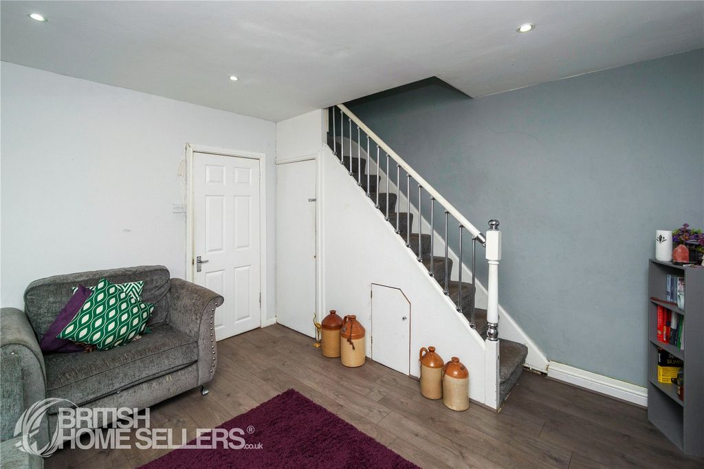 Property photo 2 of 15 Picture No. 11