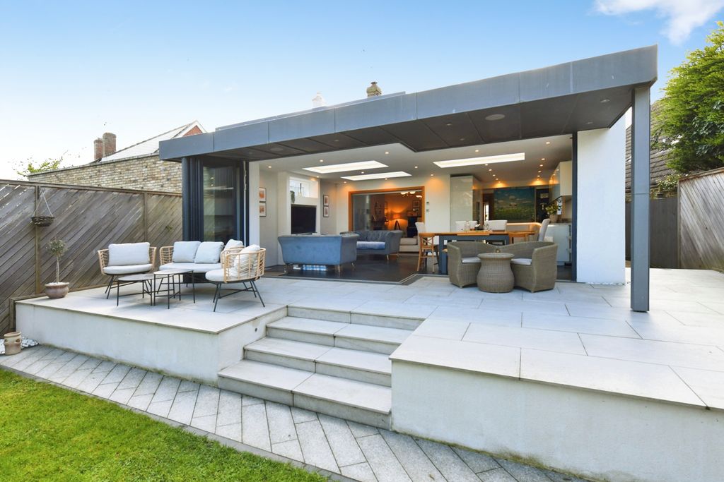 Property photo 1 of 30 Photo #1