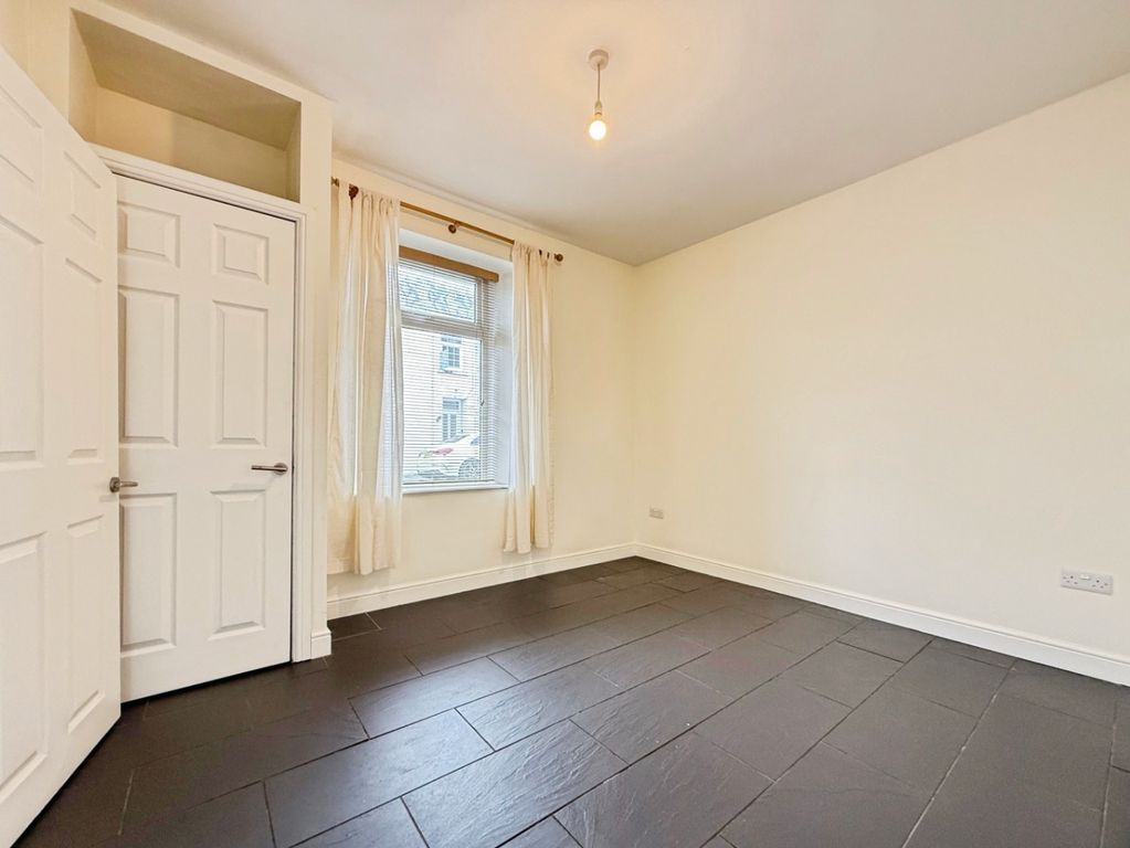 Property photo 3 of 19 4862706