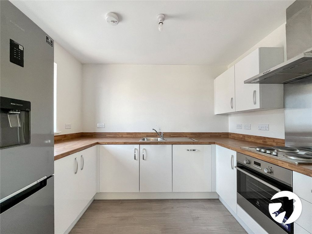 Property photo 3 of 13 Kitchen