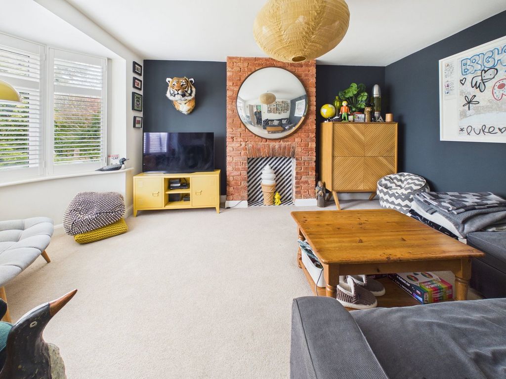 Property photo 2 of 24