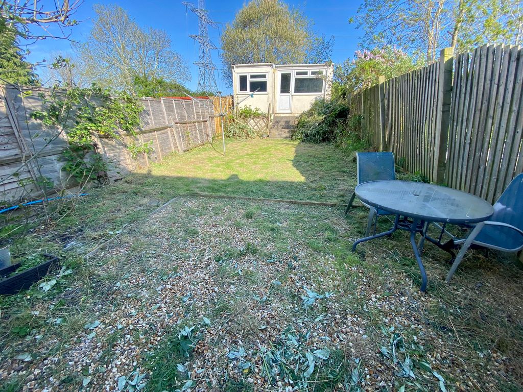 Property photo 2 of 17 Garden