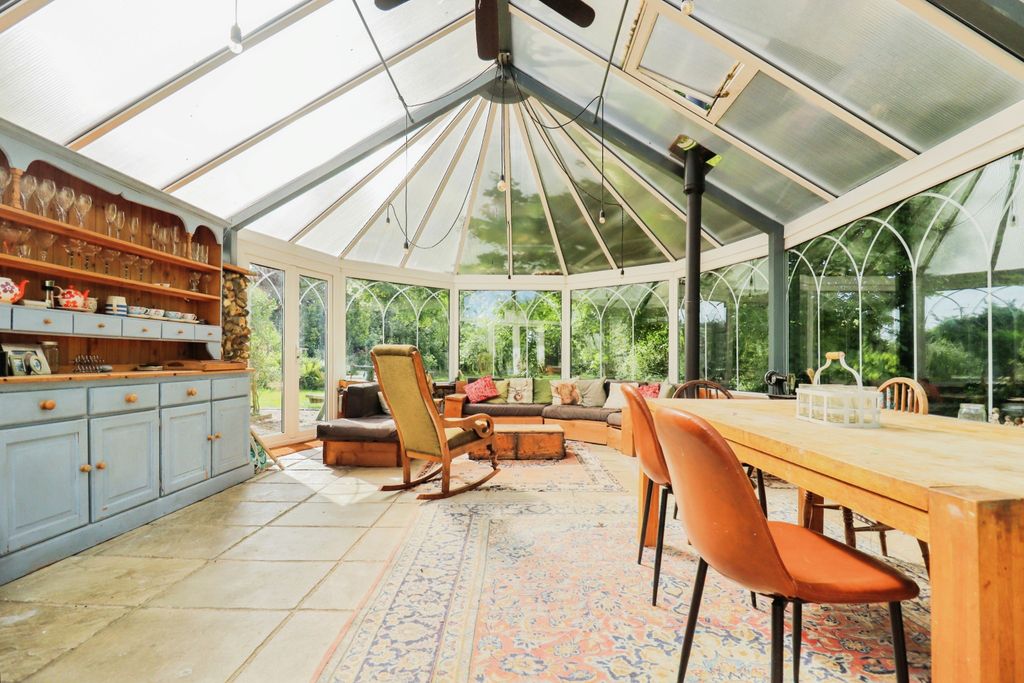 Property photo 3 of 35 Conservatory