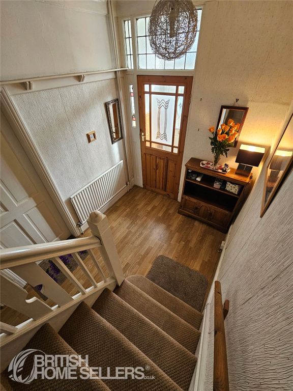 Property photo 2 of 29 Picture No. 10