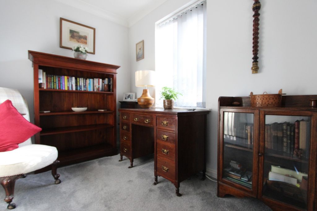 Property photo 3 of 17 Photo 8