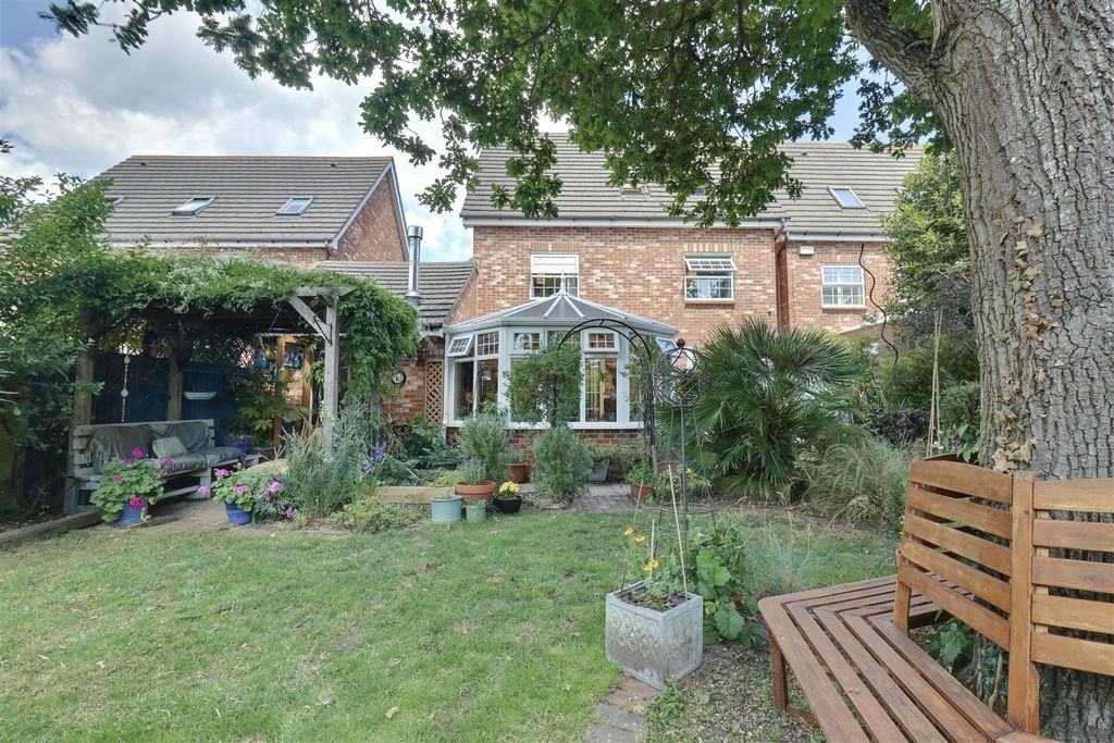 Property photo 1 of 19 C215Eb05-42F6-4CE3-Bce1-C2Bd4Cdb407D_1_201_A.Jpeg