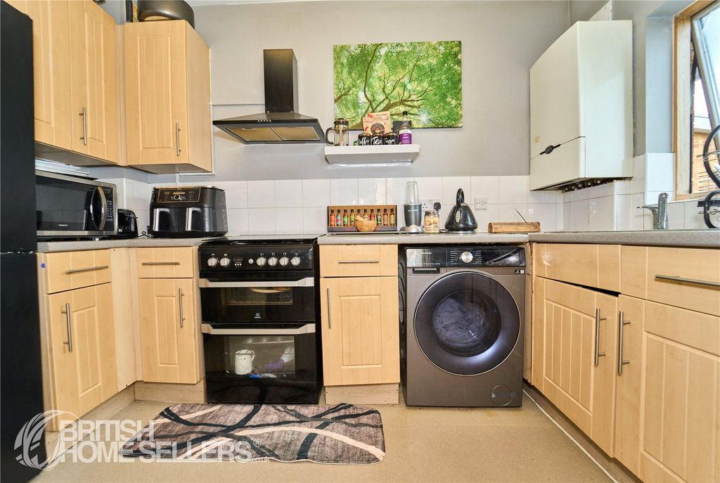 Property photo 2 of 15 Picture No. 20