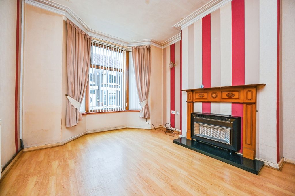 Property photo 3 of 17 Photo