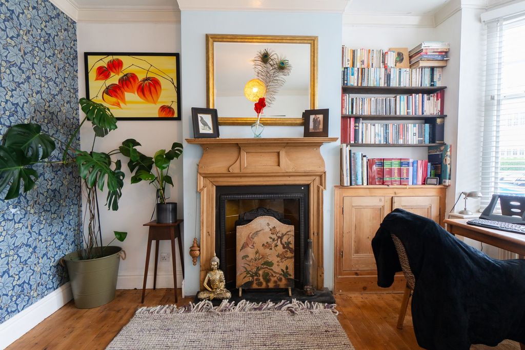 Property photo 2 of 35