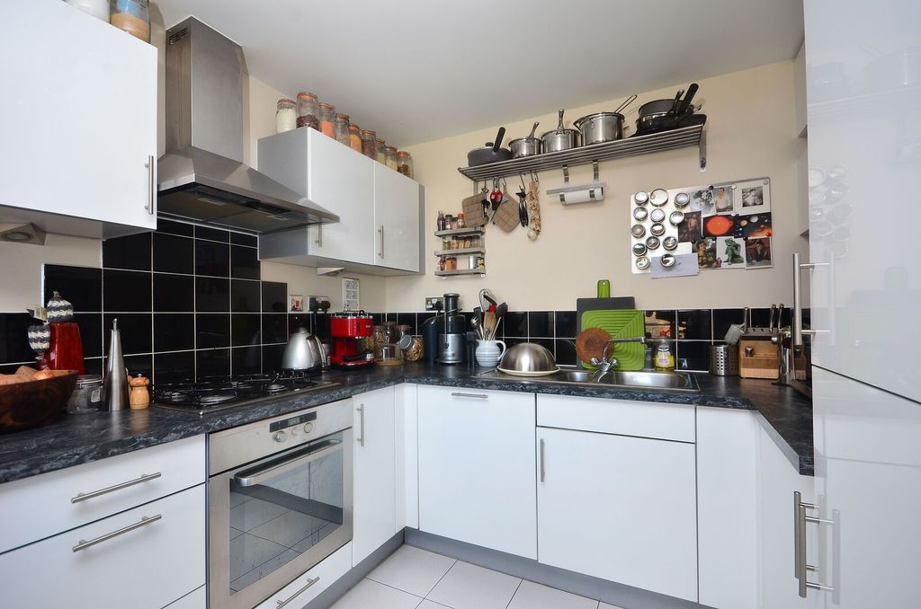 Property photo 2 of 14