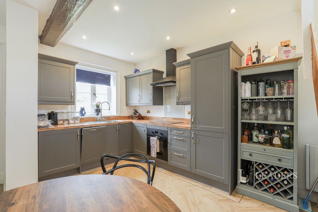 Property photo 3 of 17 Pbox-Img.Jpg