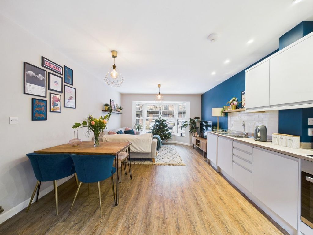 Property photo 2 of 31 Cam01530G0-Pr0362-Still018.Jpg