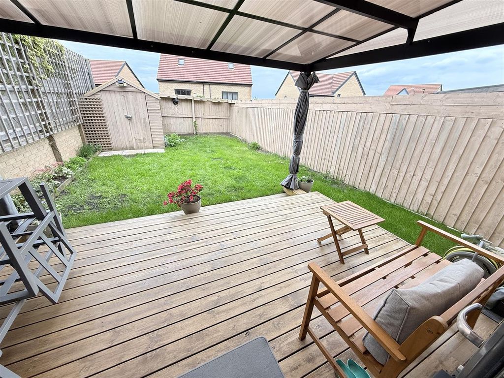 Property photo 3 of 10 Outside