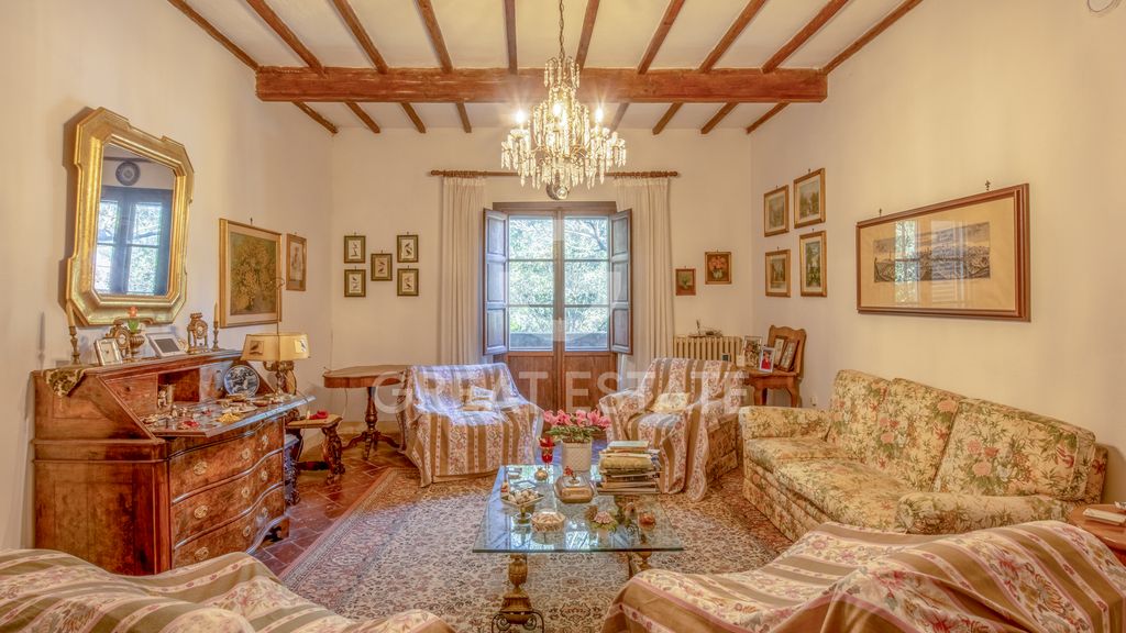 Property photo 2 of 37 Interiors