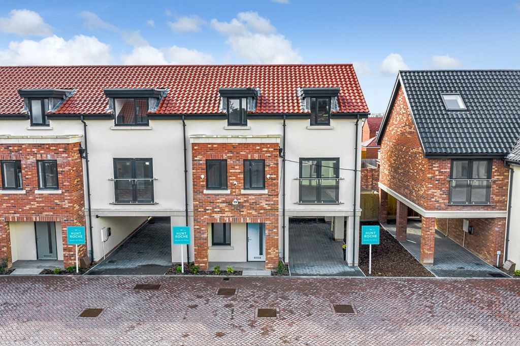 Property photo 3 of 37 Picture No. 49