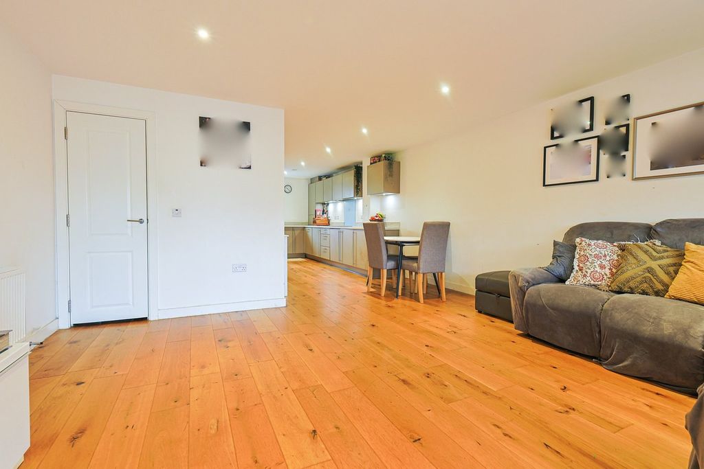 Property photo 3 of 23