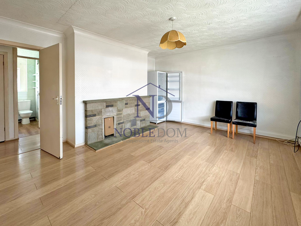 Property photo 3 of 8 Gallery